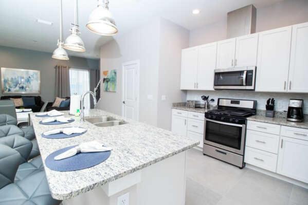4 Bedroom 4 Ba Self Check-in Close To Theme Parks