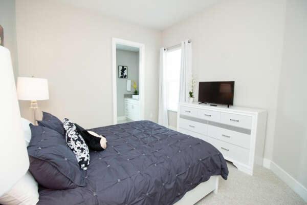 4 Bedroom 4 Ba Self Check-in Close To Theme Parks Orlando