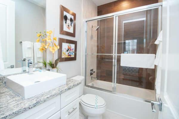 4 Bedroom 4 Ba Self Check-in Close To Theme Parks Villa Orlando