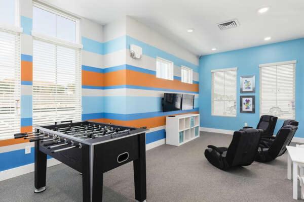 4 Bedroom 4 Ba Self Check-in Close To Theme Parks