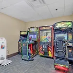 1Br 2 Queens Apt-Hotel With Pool, Hot Tub & Arcade, Near Disney & Universal!