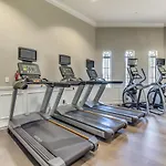 Deluxe Condo Wlakeview, Minutes From Universal