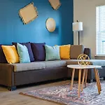 Complete Tranquil Apartment 10 Min To Parks Allows Pets, Resort-Style Amenities