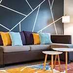 Complete Sleek Modern Apartment 10 Min To Parks Pets Allowed, Resort-Style Amenities