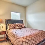 Quiet Disney Condo W/ Balcony ~ 2 Miles To Disney World!