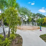Vista Cay Luxury Lakeview 4 Bedroom Condo