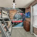 Windsor At Westside 1200 By Top Villas