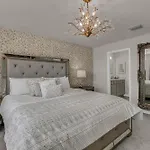 Windsor At Westside 1200 By Top Villas