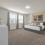 Upstay - Sunny Clermont Getaway With Private Pool