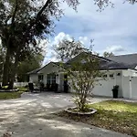 Spacious Craftsman House Sleeps 8