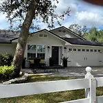 Spacious Craftsman House Sleeps 8