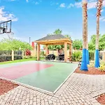 Contemporary Apartment With Pool Hot Tub - Close To Universal Studios