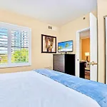 Condo Near Universal Studio Apartment With Pool