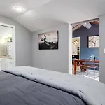 Charming 3Br Home Near Dt With King Bed And Fire Pit