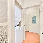 Modern 2Br Condo - Hot Tub And Pool - Near Disney