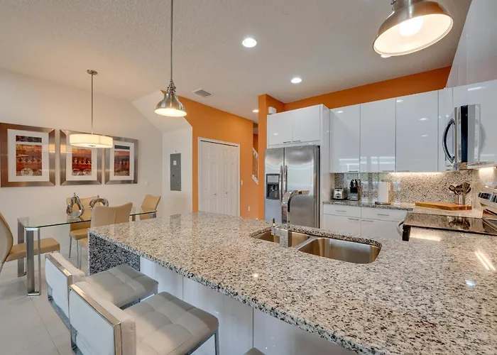 Clermont Townhome With Pool About 9 Mi To Disney World!