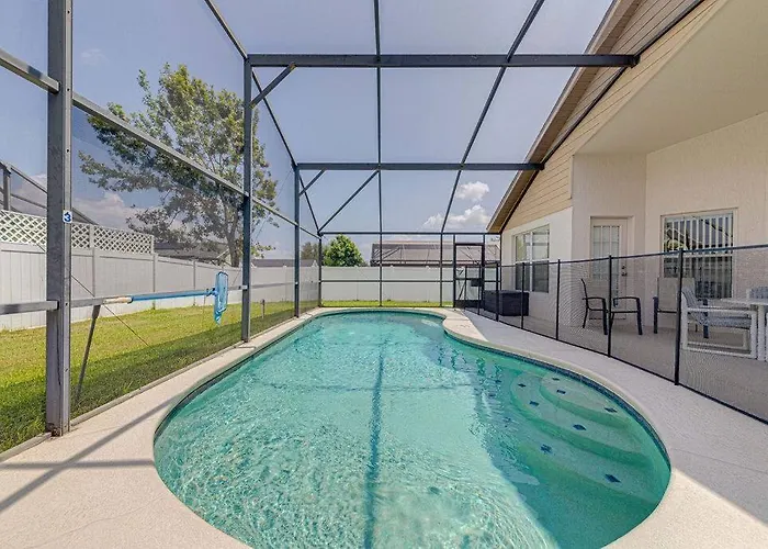 545 -Beautiful 4 Bed Home With Sparkling Pool And Games Room