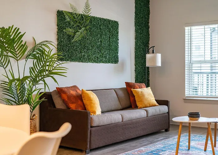 Complete Lush Green Apartment 10 Min To Parks Pets Allowed, Resort-Style Amenities
