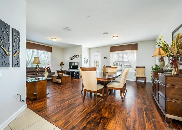 Premium Lake View Condo, Vista Cay - 1002