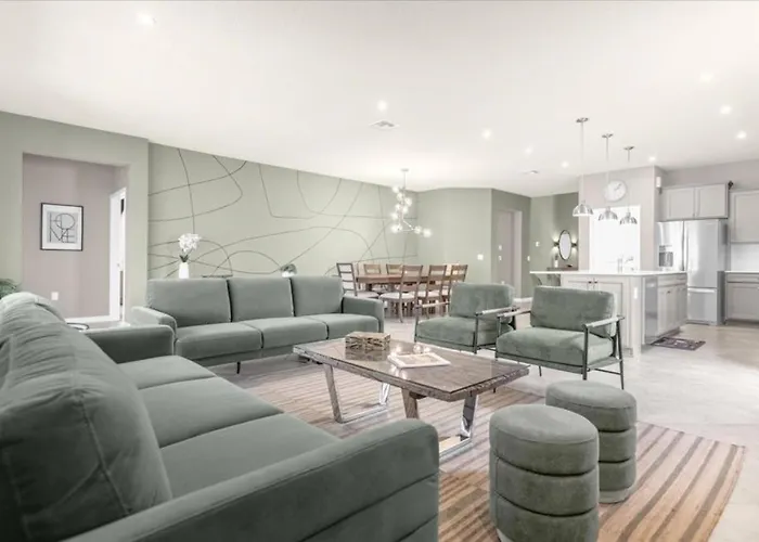 8 Bedrooms- 6 Bathrooms- Windsor Cay 16275Sk