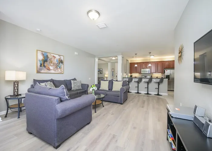 Beautiful Lake View Condo, Vista Cay-1004