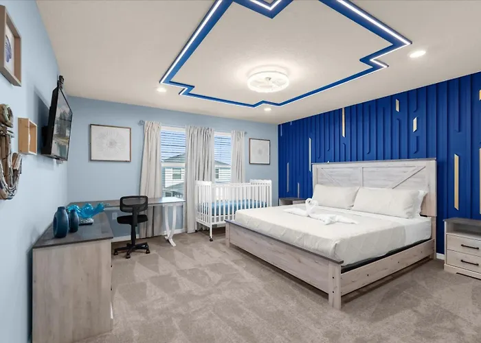 Luxury 5 Bedroom Family Villa With Pool Theater And Arcade Near Disney