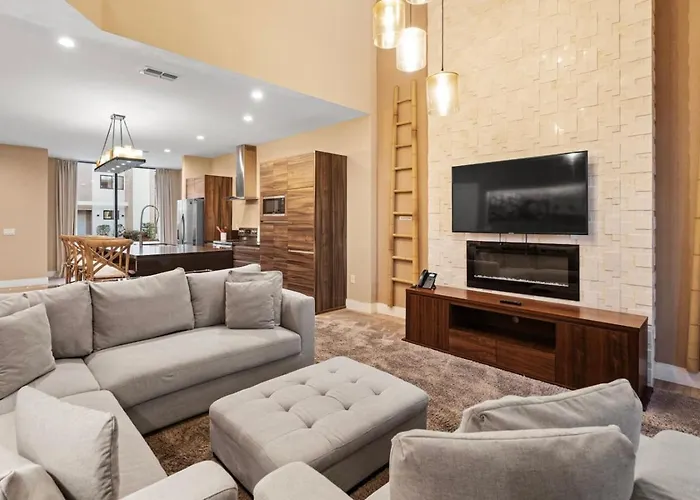 4Bd And 4.5Ba Amazing Villa With Private Hot Tub
