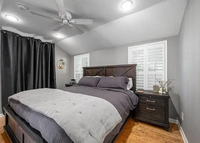 Charming 3Br Home Near Dt With King Bed And Fire Pit