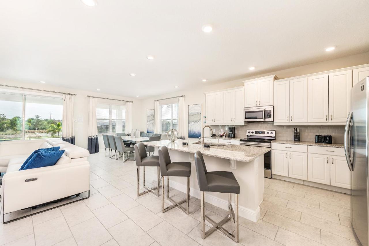Gleaming By Rentyl With Theater Near - 209s Orlando