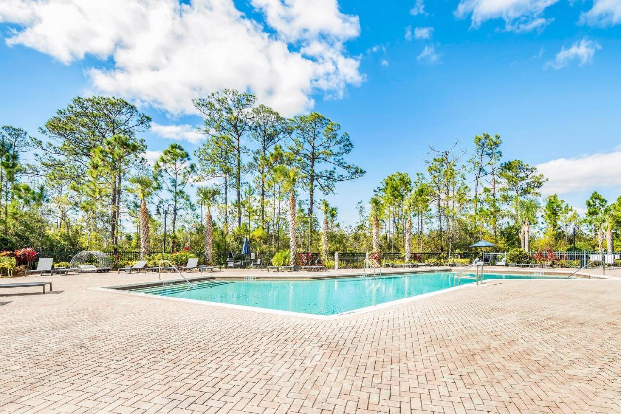 Near Disney - Stunning 3br - Pool And Hot Tub! Apartment *