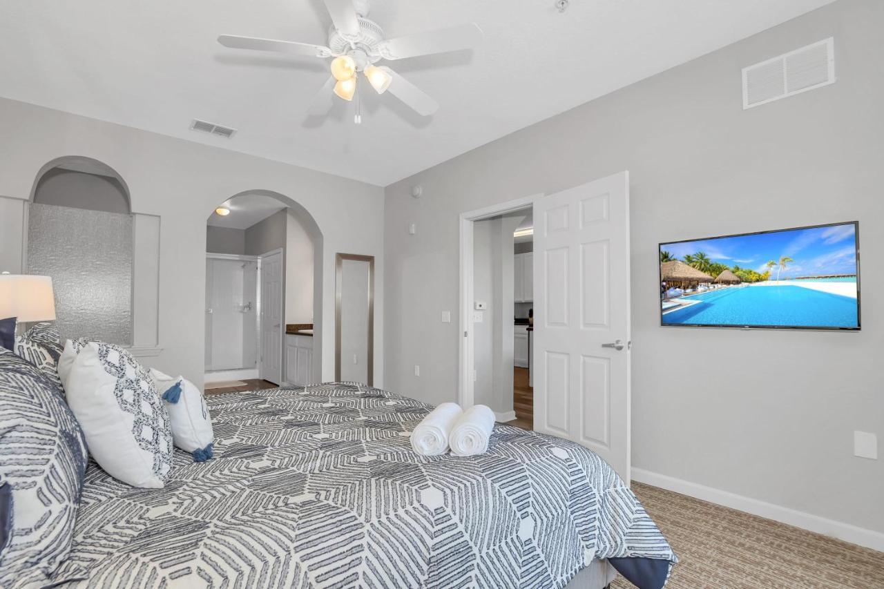 Near Disney - Stunning 3br - Pool And Hot Tub! Apartment