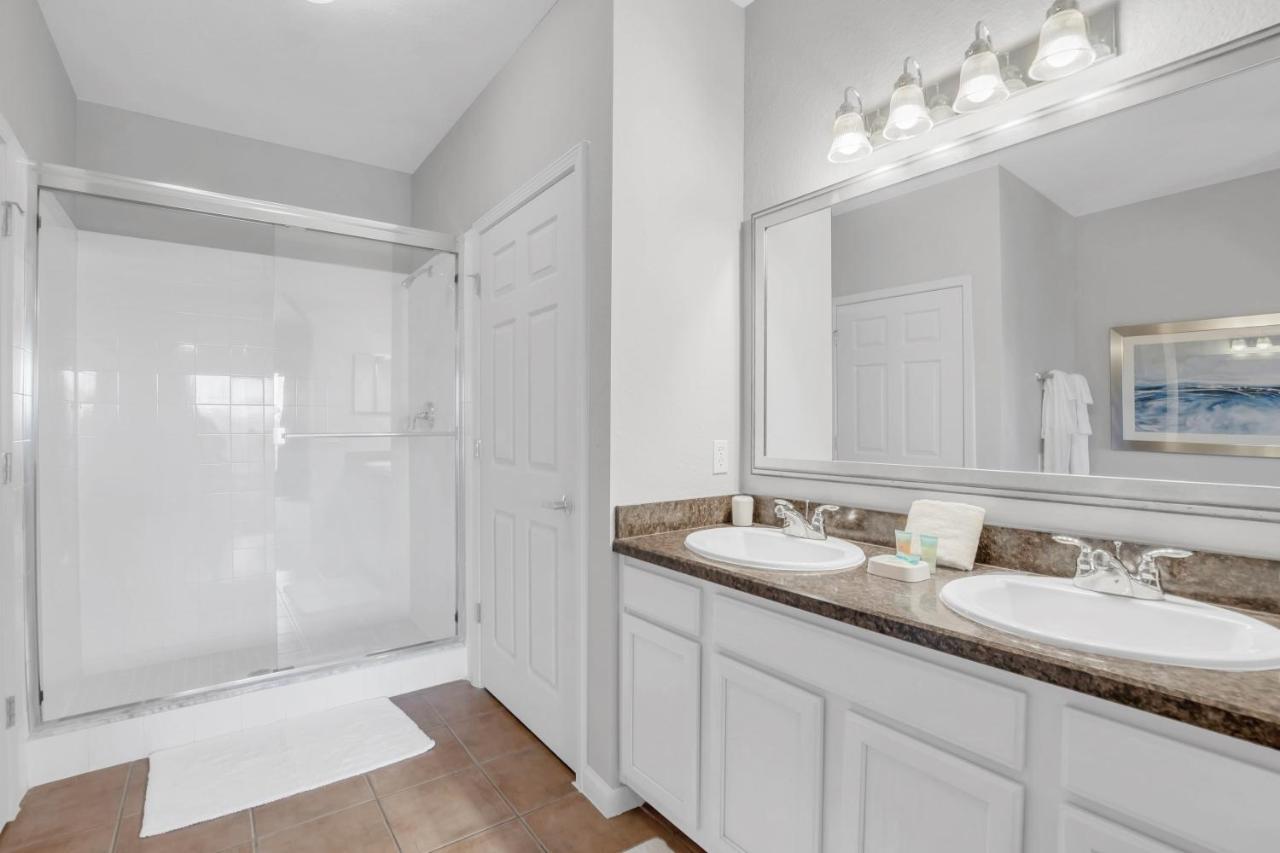 Near Disney - Stunning 3br - Pool And Hot Tub! Apartment *