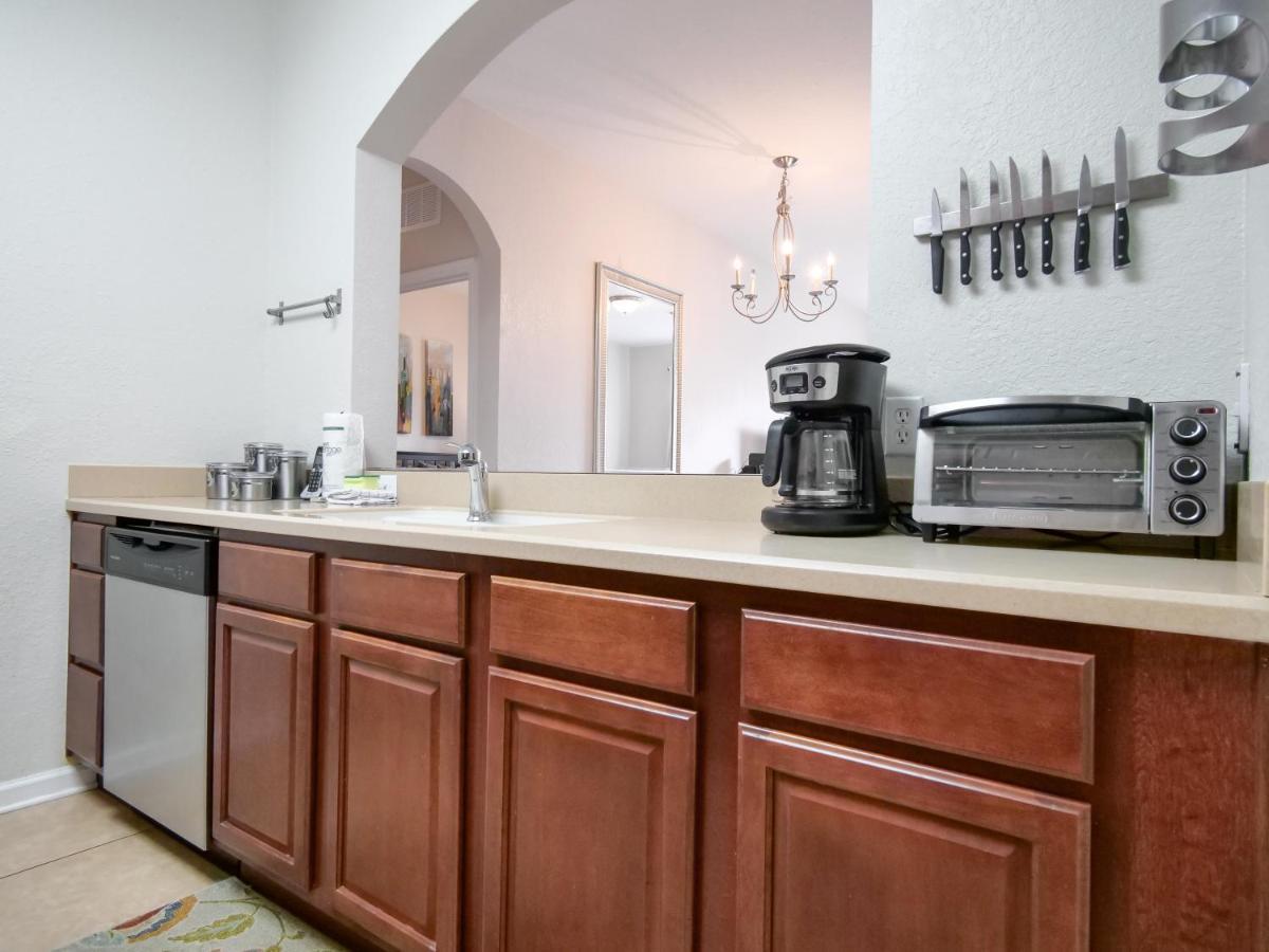 3br 2bath Balcony 5min Conv Center 1388ft