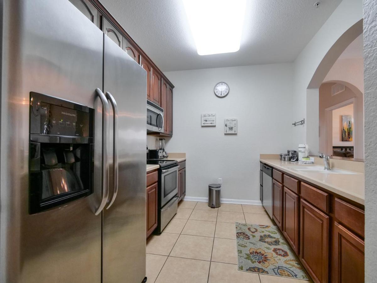 Holiday home 3br 2bath Balcony 5min Conv Center 1388ft