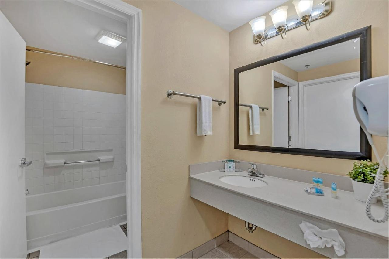 1Br 2 Queens Apt-Hotel With Pool, Hot Tub & Arcade, Near Disney & Universal!