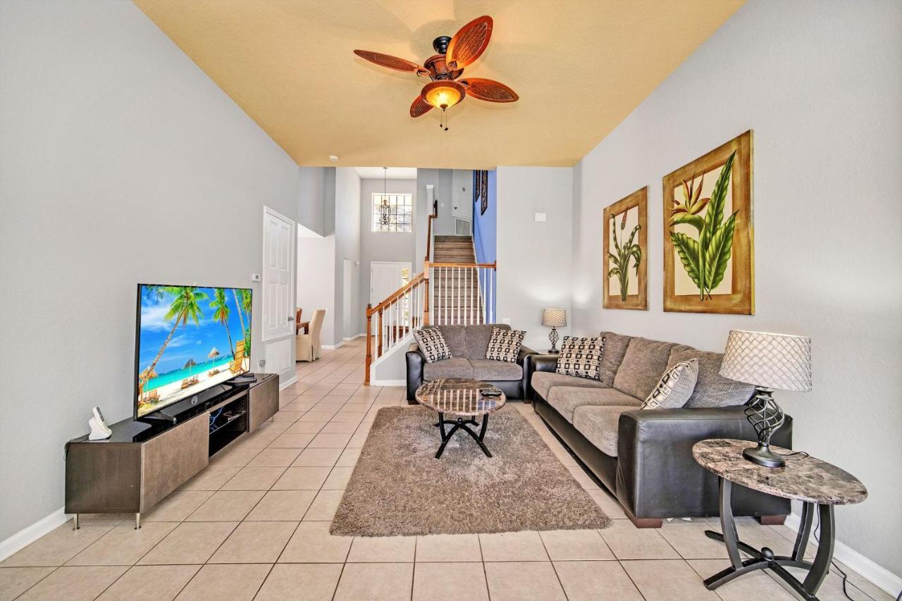 Holiday home Near Disney! Spacious 5br With Private Pool, Hot Tub And Theater! *