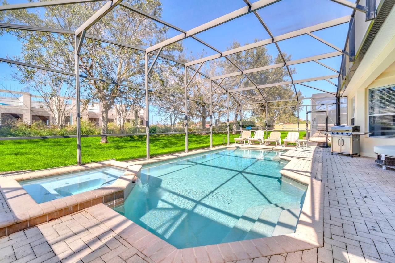 Near Disney! Spacious 5br With Private Pool, Hot Tub And Theater! Holiday home *