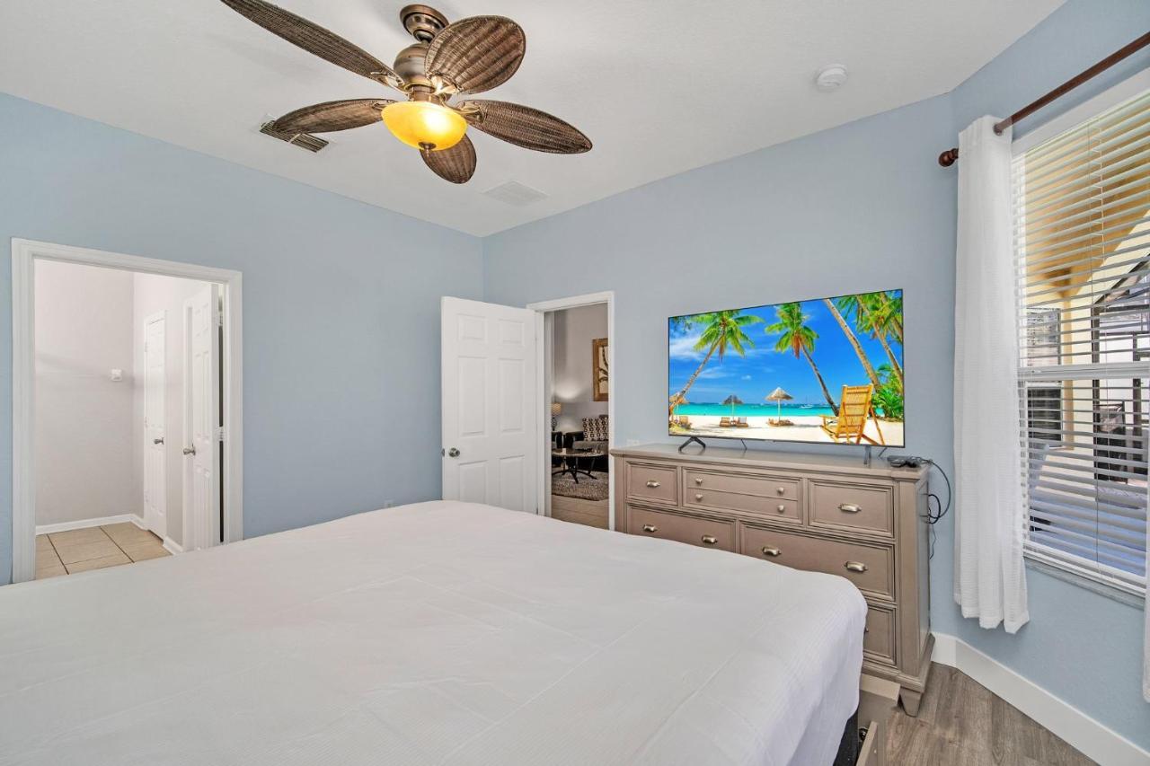 Near Disney! Spacious 5br With Private Pool, Hot Tub And Theater!
