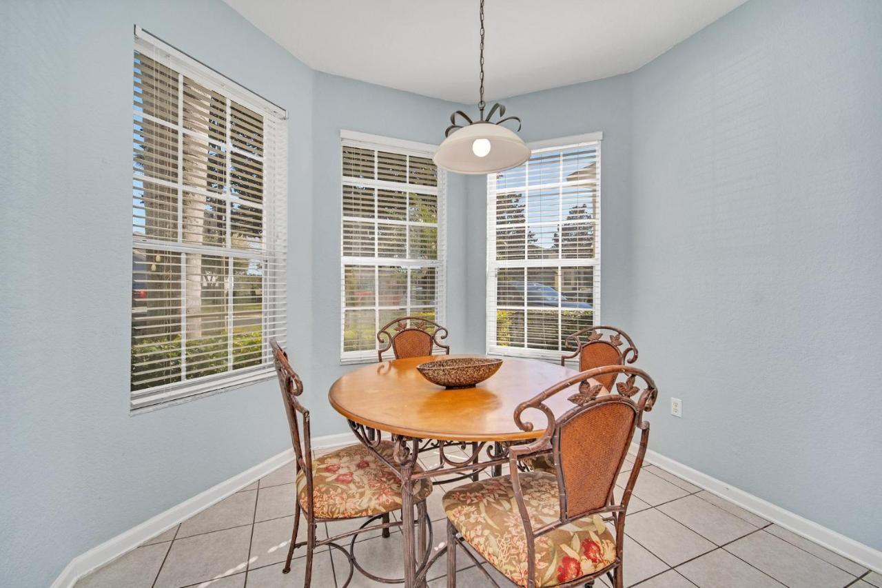 Near Disney! Spacious 5br With Private Pool, Hot Tub And Theater!