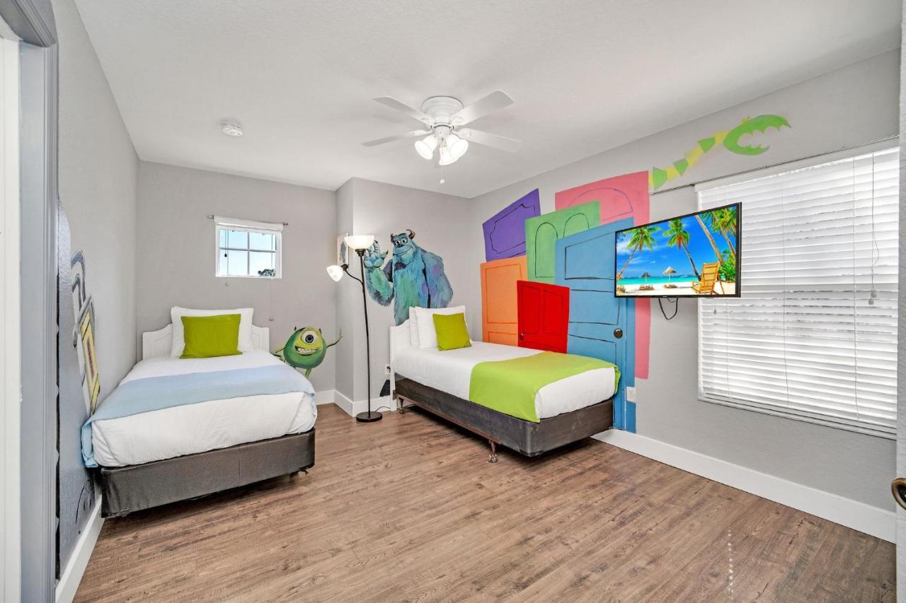 Holiday home Near Disney! Spacious 5br With Private Pool, Hot Tub And Theater! *