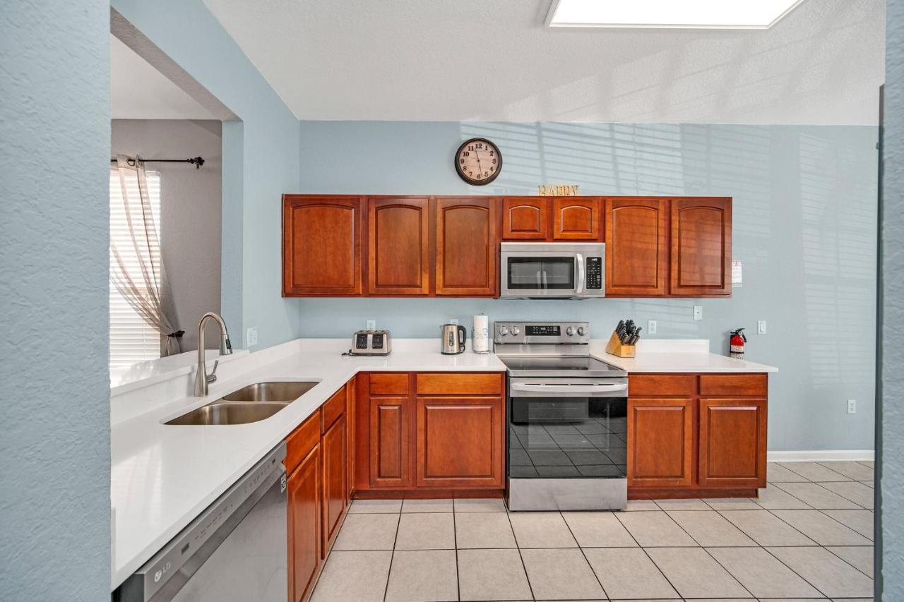 Holiday home Near Disney! Spacious 5br With Private Pool, Hot Tub And Theater! Orlando