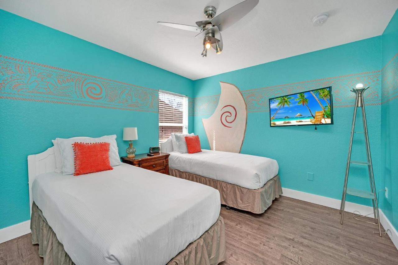 Near Disney! Spacious 5br With Private Pool, Hot Tub And Theater! Orlando