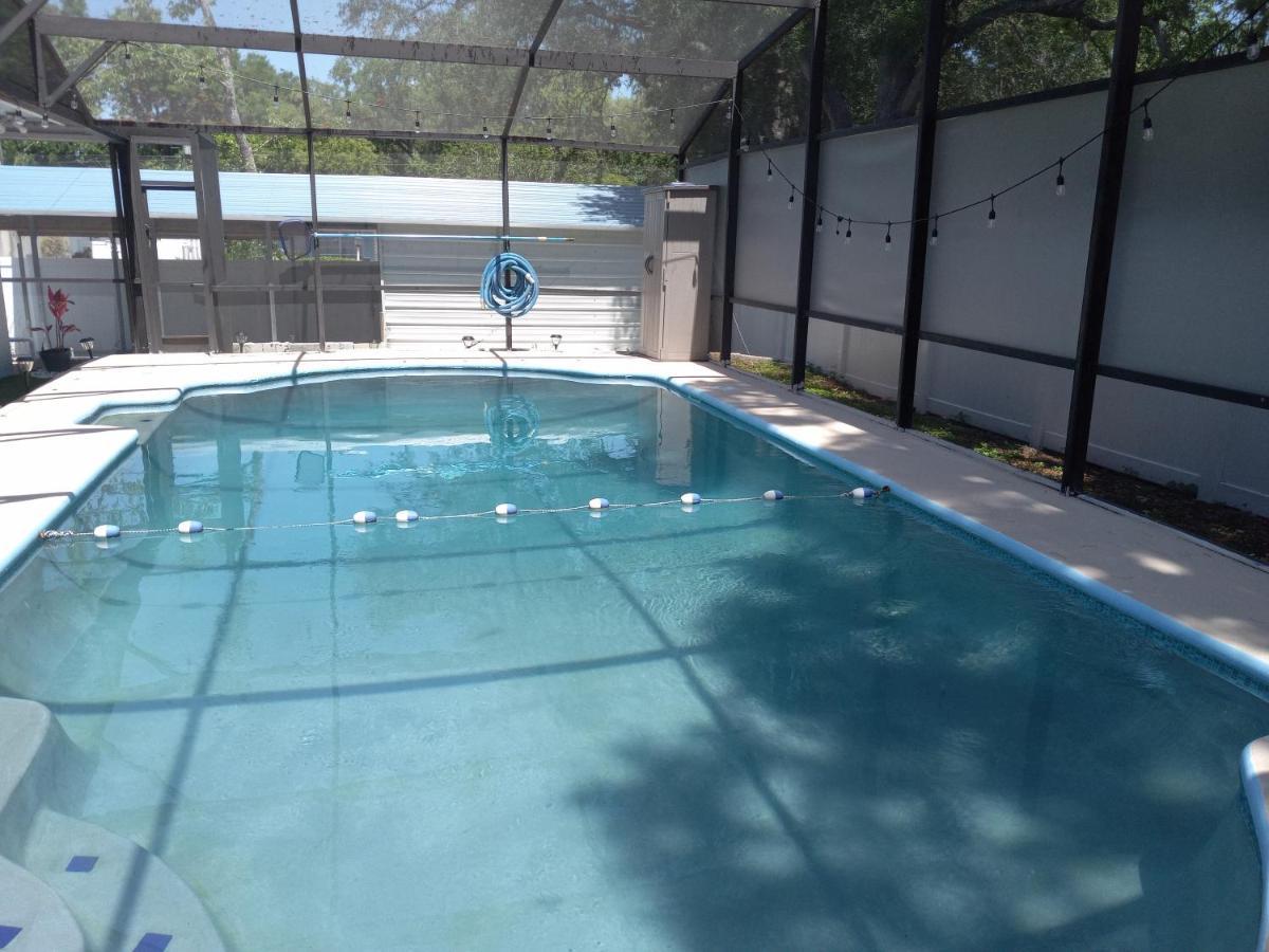 Renovated Pool Home With Game Room, Just 8 Miles To Disney And Universal!!! Orlando