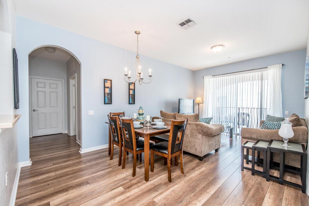 Gorgeous Top-floor W Private Balcony Apartment *