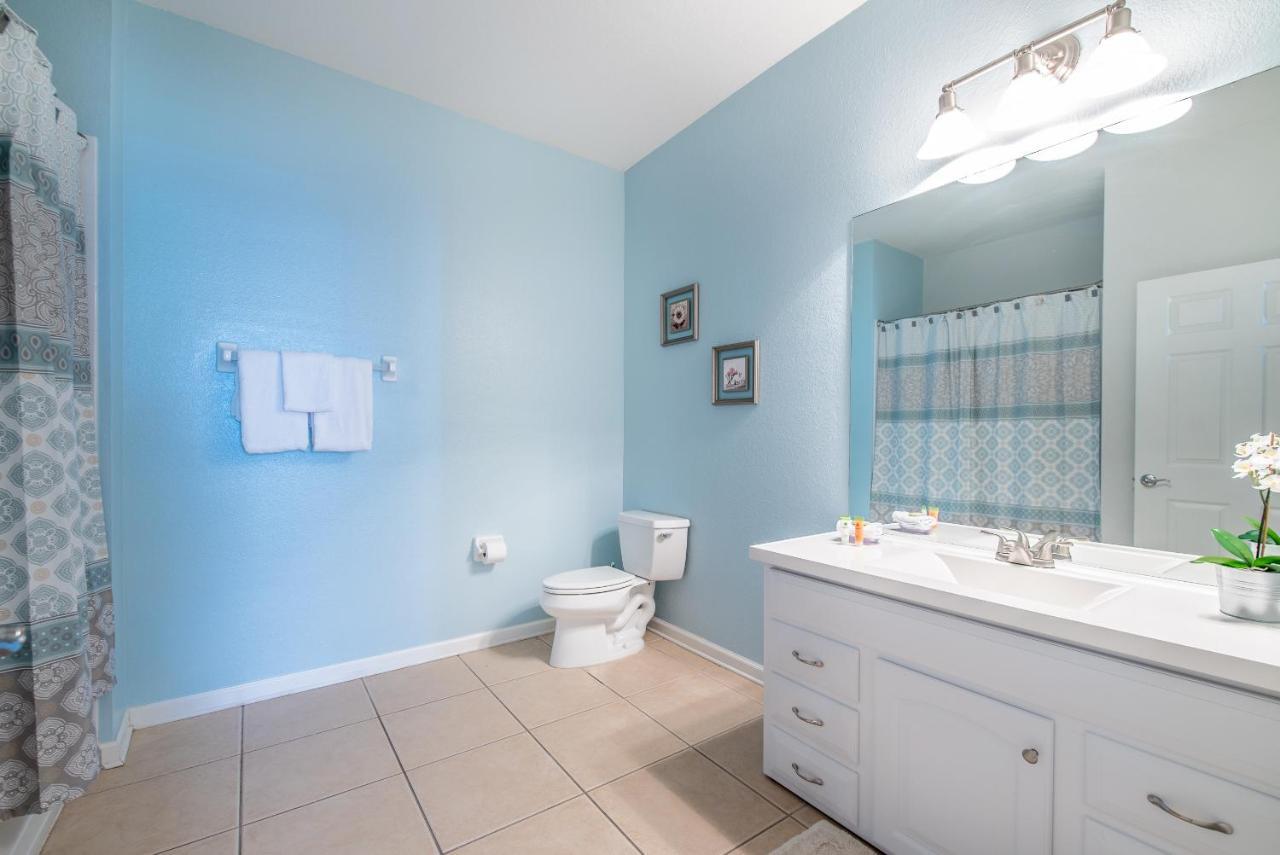Gorgeous Top-floor W Private Balcony Apartment