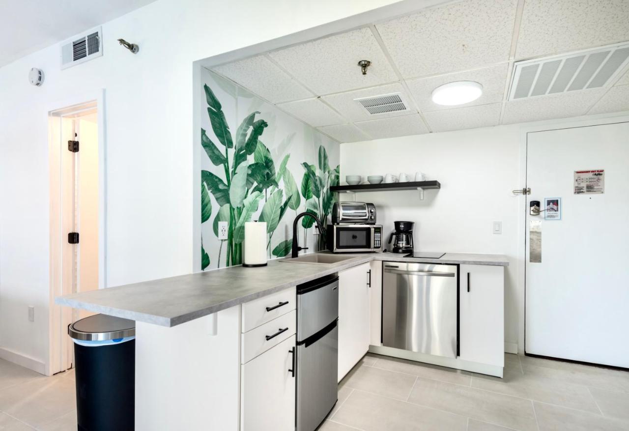 Near Universal With Great View Apartment *