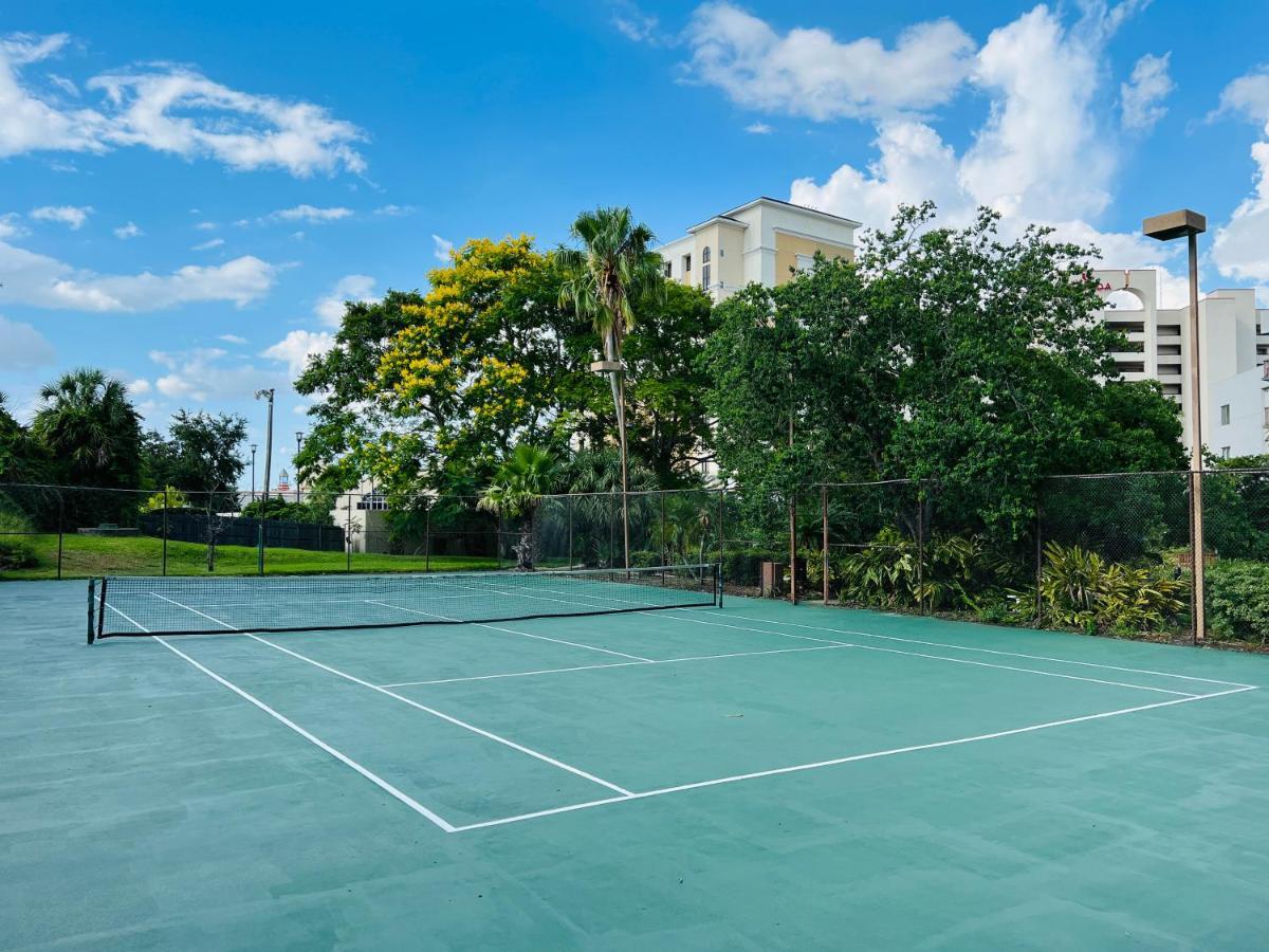 Near Universal With Great View Apartment *