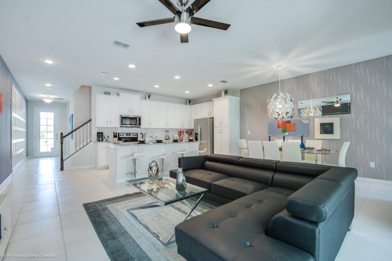 Solara - 5 Bed 4,5 Baths Townhome Holiday home *