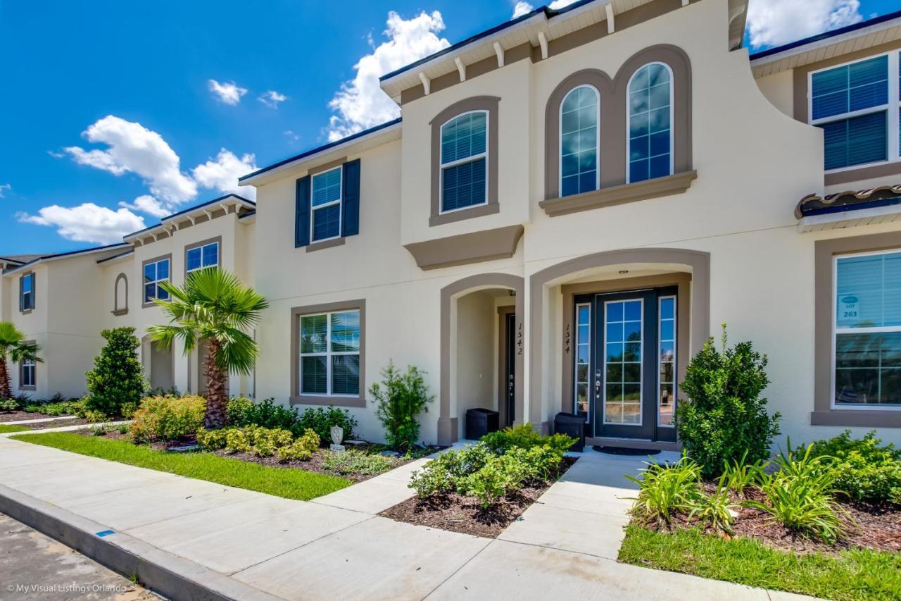 Solara - 5 Bed 4,5 Baths Townhome Holiday home *