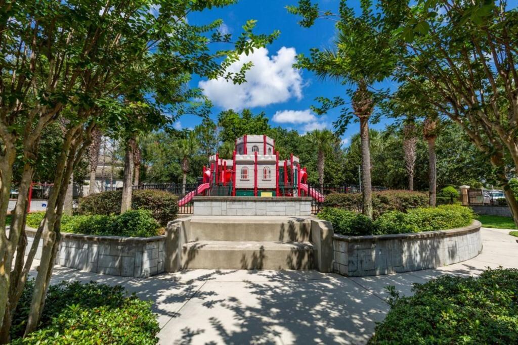 Luxurious - Just 2 Miles From #404 Apartment *